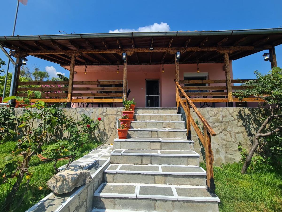 Stella'S Garden Villa Palaiontsiflikion Exterior photo